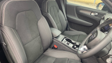 Volvo XC40 2.0 B4P Plus Dark 5dr Auto Petrol Estate